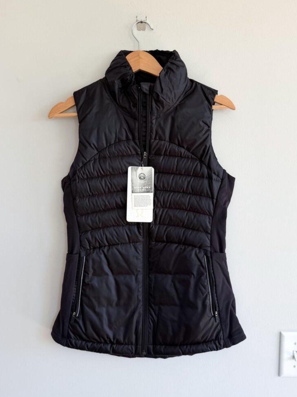 Lululemon Down For A Run Vest II Zip Up Black Size 8